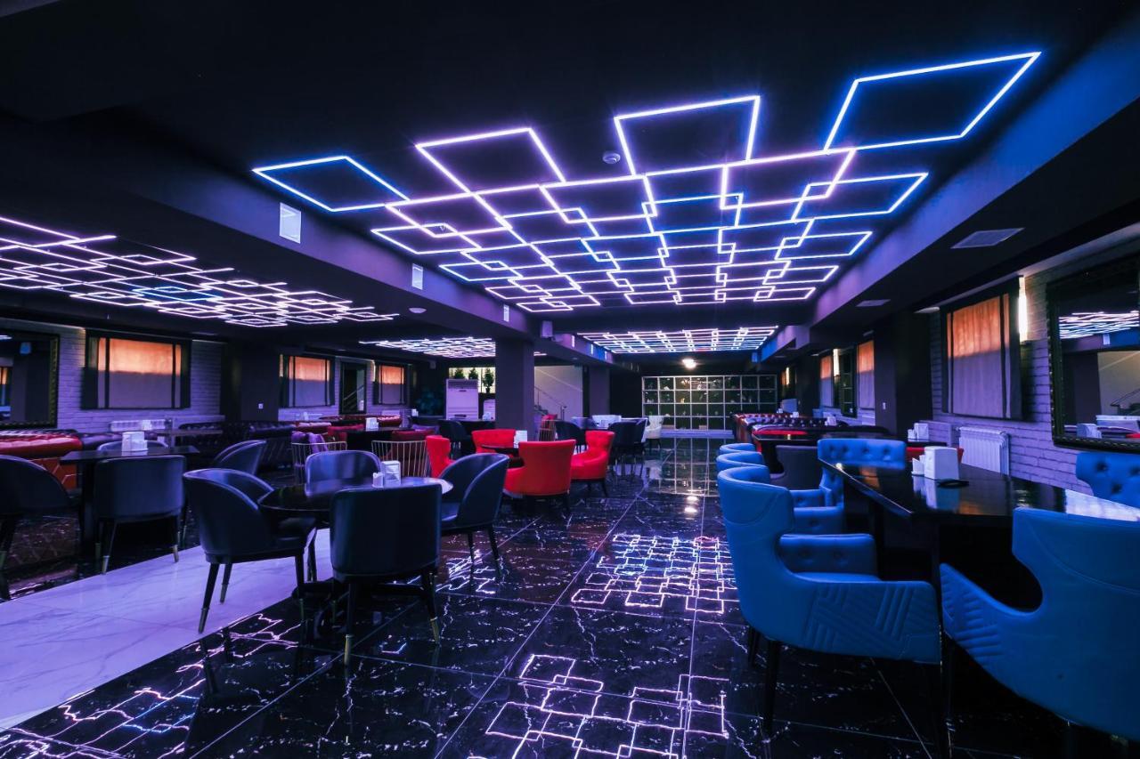 Beluga Hotel Atyrau Exterior photo