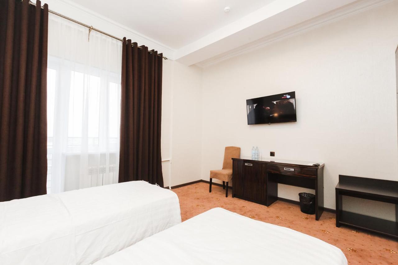Beluga Hotel Atyrau Exterior photo